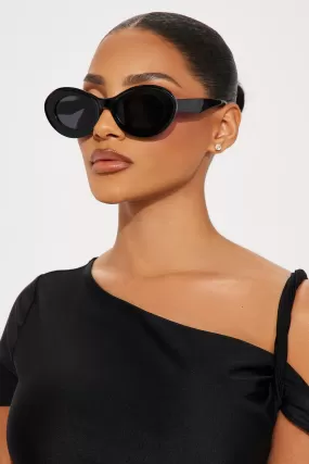 Reading The Room Sunglasses - Black